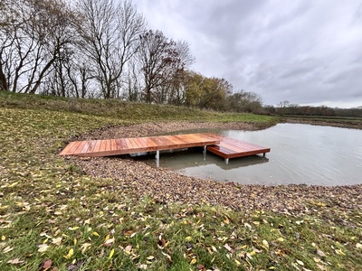 T-shaped, multi-level jetty for private pond