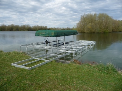 Framework installed for a u-shaped jetty and boat lift