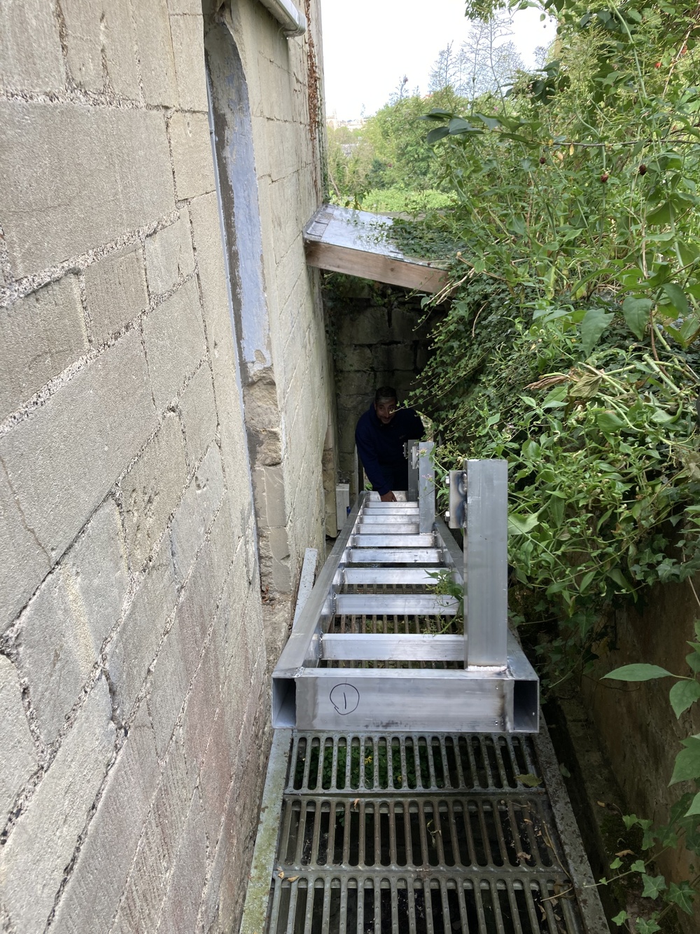 Sections of jetty designed to fit through restricted access