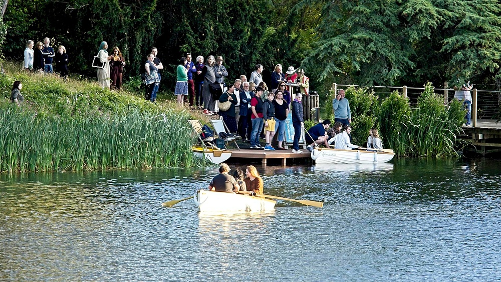 Row a boat a Compton Verney
